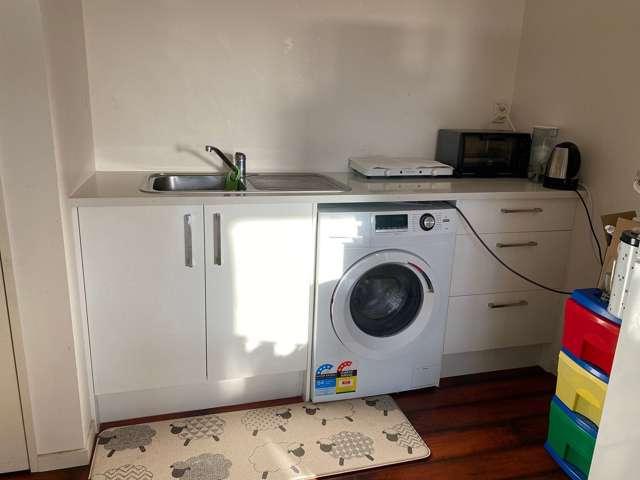 Apartment for rent in Forrest Hill