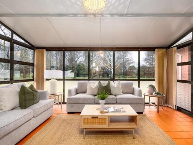 House for sale in Chaslands, Canterbury
