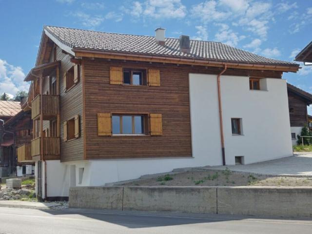 Mehrfamilienhaus kaufen in Obersaxen, Graubünden