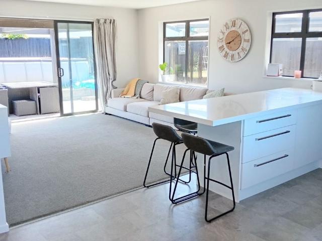 House for rent in Chaslands, Canterbury