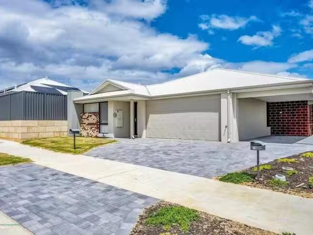 House for rent in Madora Bay