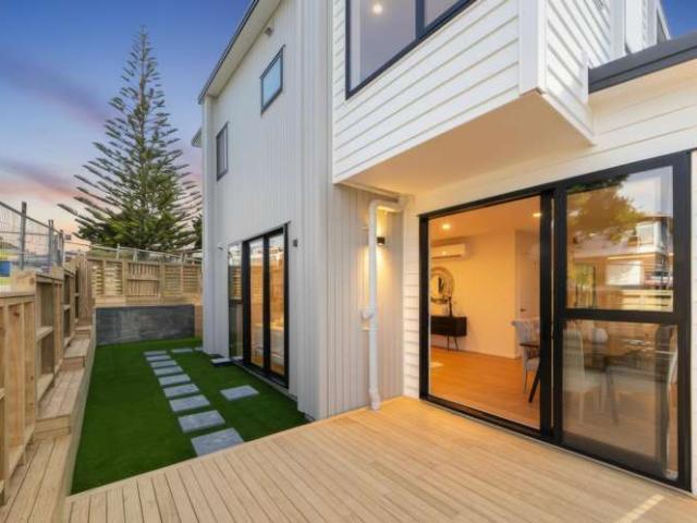 House for sale in Massey, Henderson-Massey