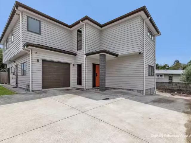 House for sale in Oratia, Oroua County