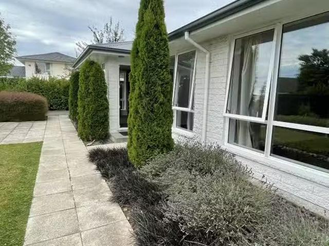 House for rent in Chaslands, Canterbury