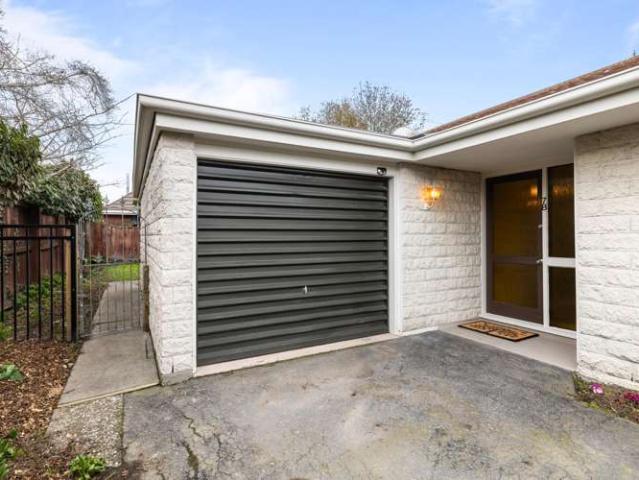 Townhouse for sale in Chaslands, Canterbury