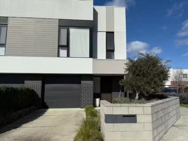 House for rent in Avondale Heights
