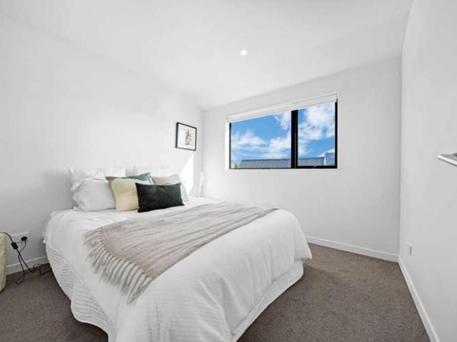 House for sale in Avondale