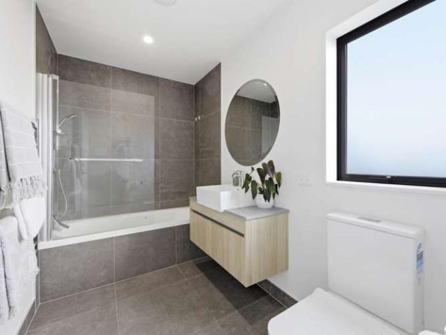 House for sale in Avondale
