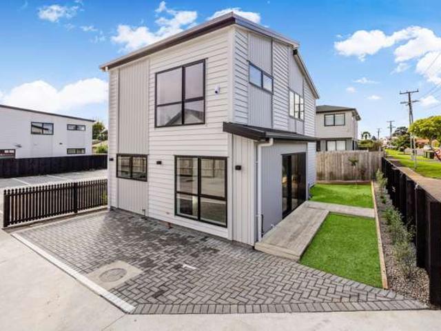 Townhouse for sale in East Tamaki, Oroua County