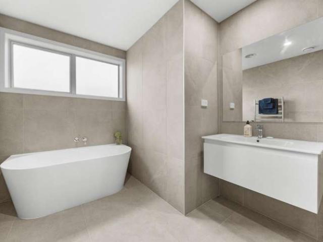 Townhouse for sale in Point England, Oroua County