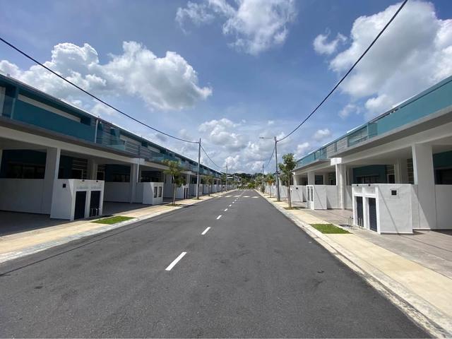 Terraced House for sale in Malaka