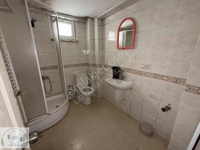 Ataşehir, İstanbul içerisinde kiralık mülk