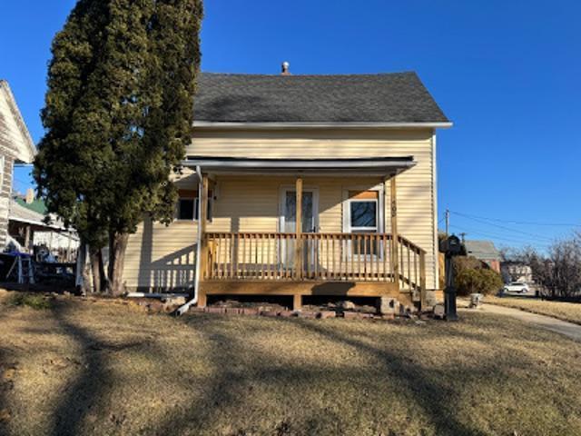 House for sale in Belle Plaine, Iowa