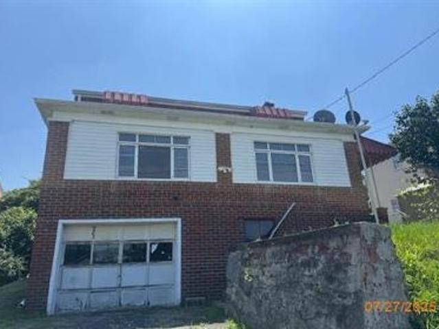 House for sale in Elizabeth