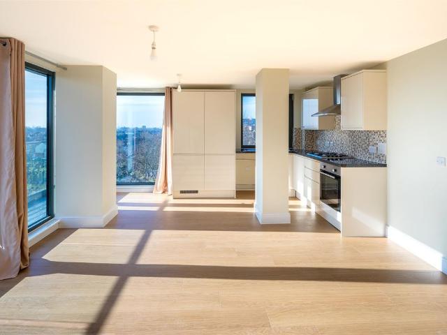 House for rent in London Borough of Redbridge, Greater London