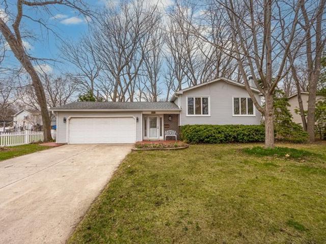 House for sale in Woodridge, Illinois