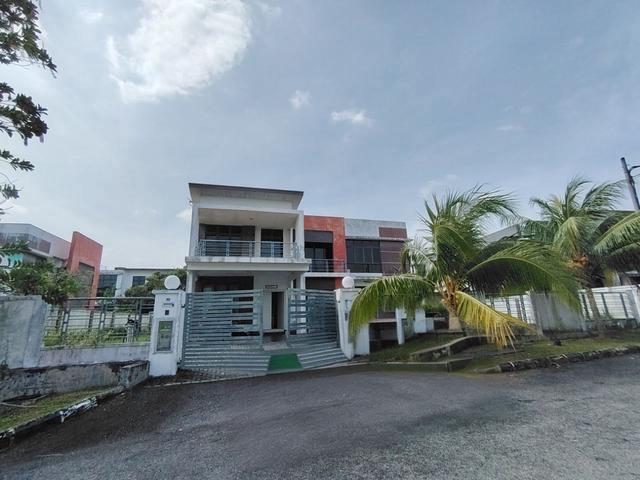 Bungalow for sale in Malaka