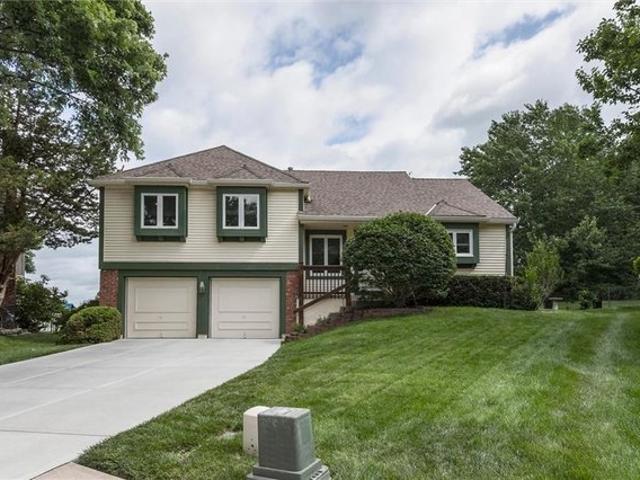 House for sale in Lenexa, Johnson County