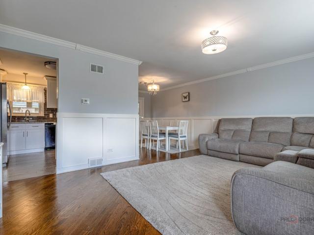 House for sale in Bridgeview, Cook County