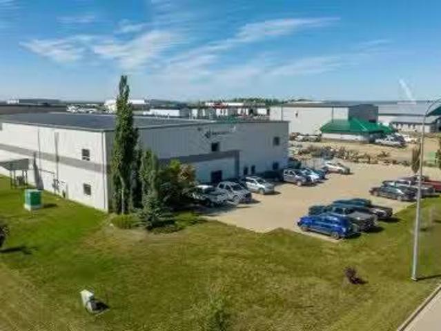 House for sale in Woking, Alberta