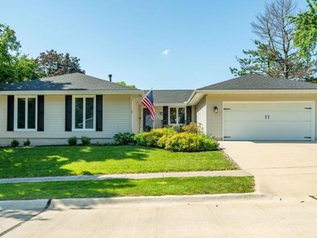 House for sale in Urbandale, Iowa