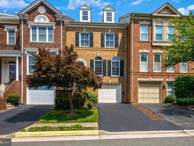 Townhouse for sale in Virginia