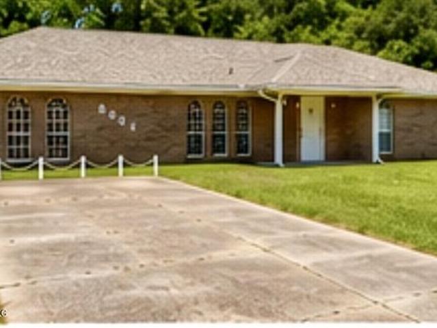 House for sale in Ocean Springs, Mississippi