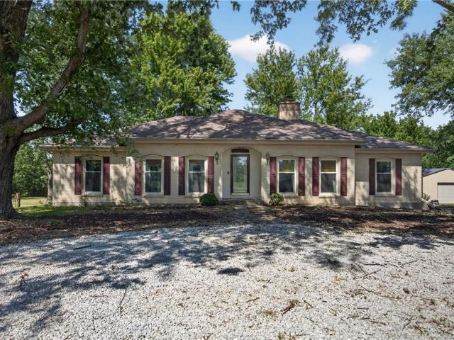 House for sale in Triple Oaks, Peculiar