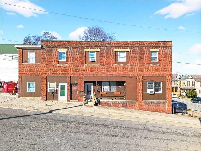 House for sale in Ellwood City, Pennsylvania