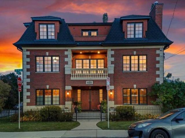 House for sale in Inglewood, Calgary