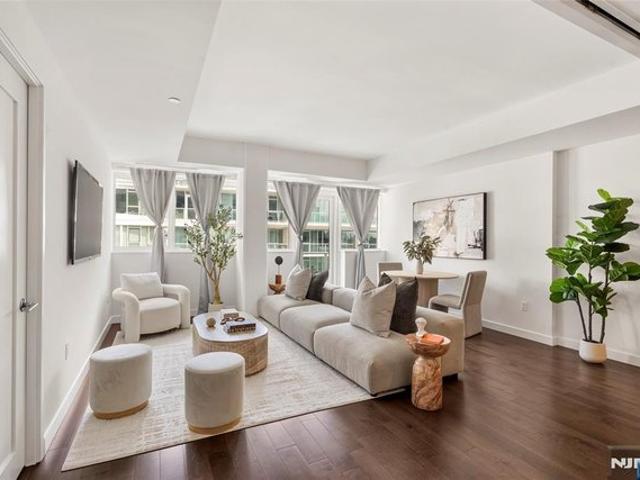 Condo for sale in Hudson, New Jersey