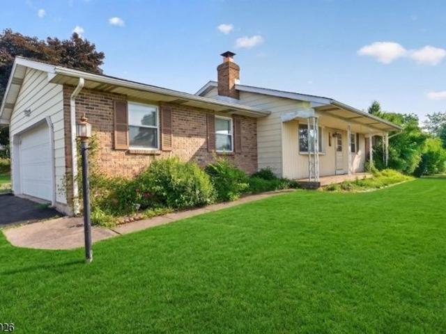House for sale in Stewartsville, New Jersey