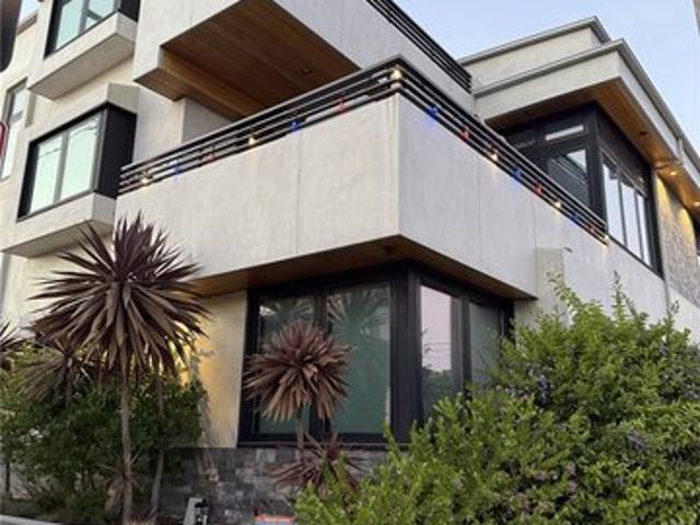 Townhouse for sale in Hermosa Beach, California
