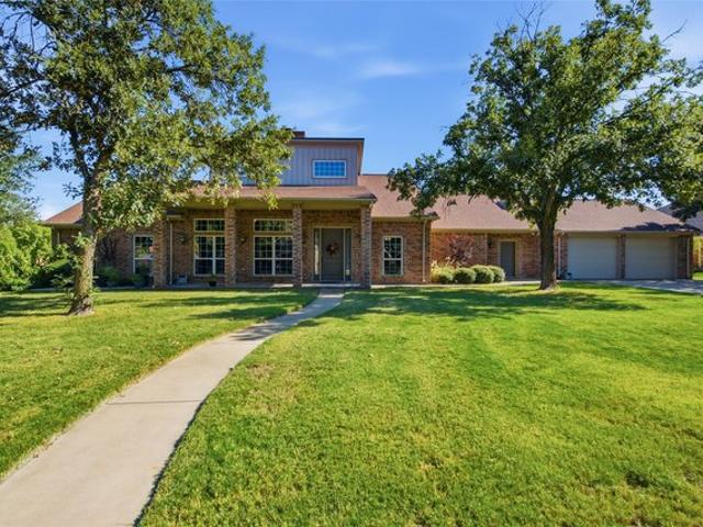 House for sale in Stephenville, Erath County