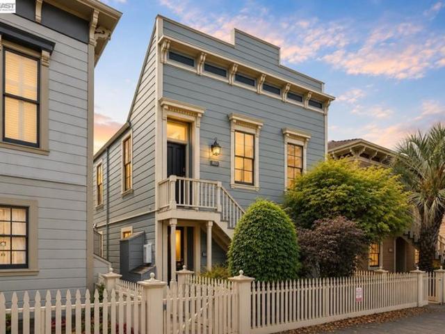 Condo for sale in Berkeley, California