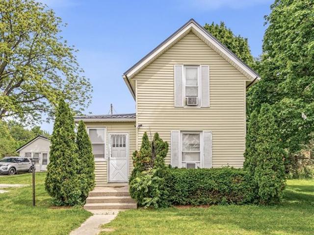 House for sale in Wakarusa, Indiana