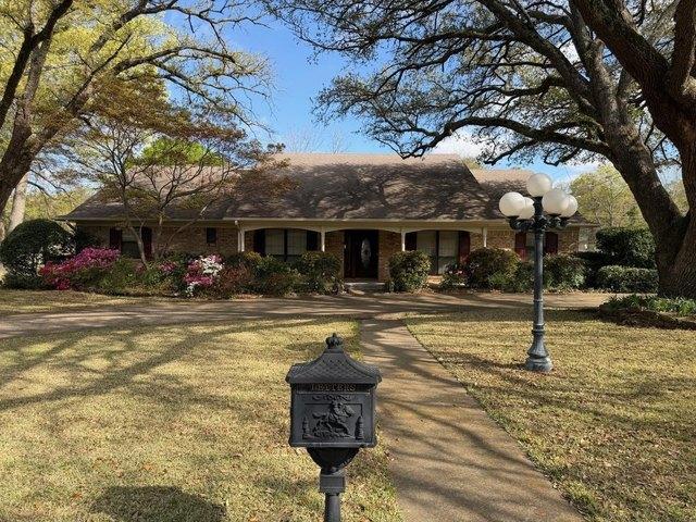 House for sale in Gilchrist, Texas
