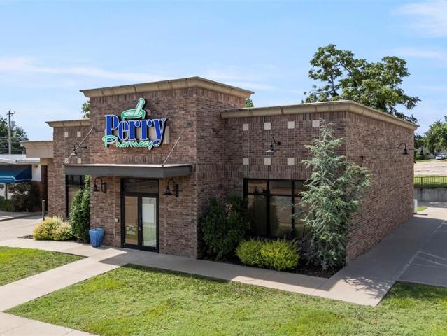 Commercial for sale in Perry