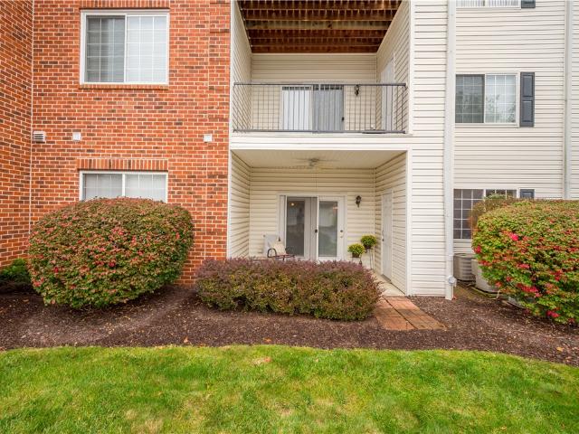 Condo for sale in Piney Fork, South Park Township