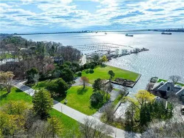 House for sale in Burlington, Golden Horseshoe