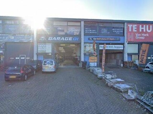 Bedrijfspand te huur in Spijkenisse, Zuid Holland