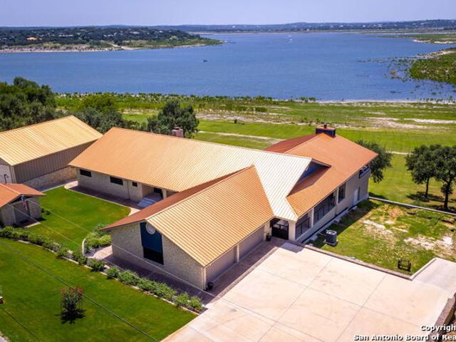 House for sale in Canyon Lake