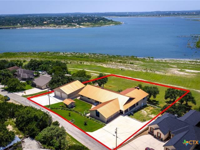 House for sale in Canyon Lake