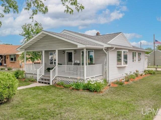 House for sale in Escanaba, Michigan