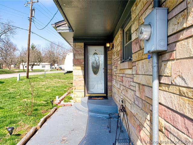 House for sale in Pekin, Indiana