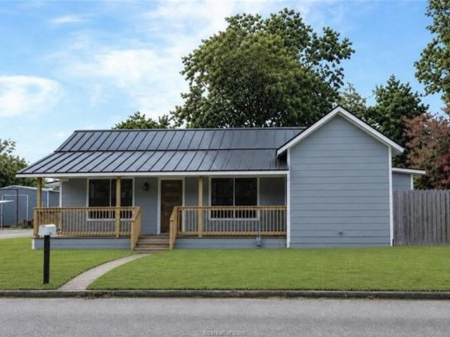 House for sale in Milam, Texas