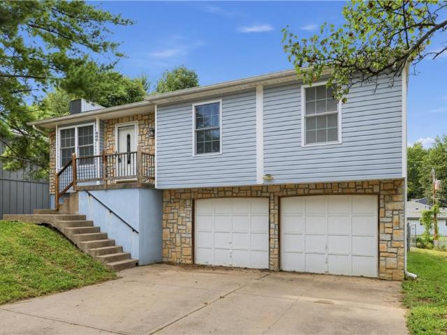 House for sale in Far View Heights, Independence