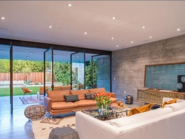 Property for rent in Canoga Park, California