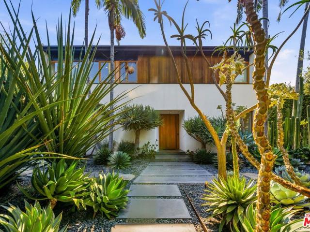 Property for rent in Canoga Park, California