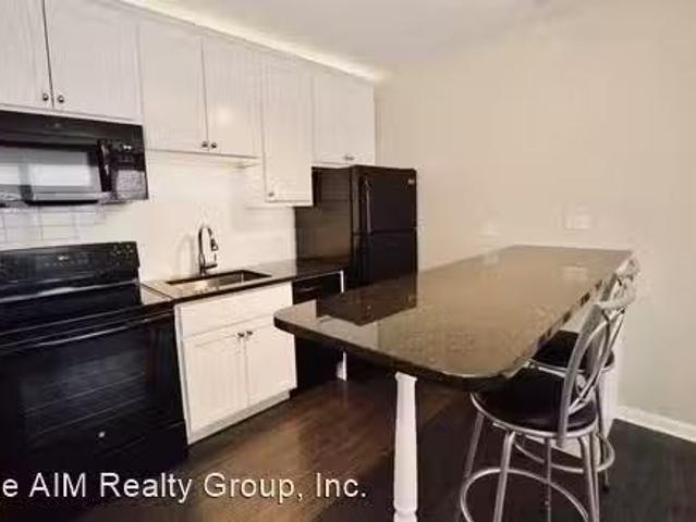 Condo for rent in Downers Grove